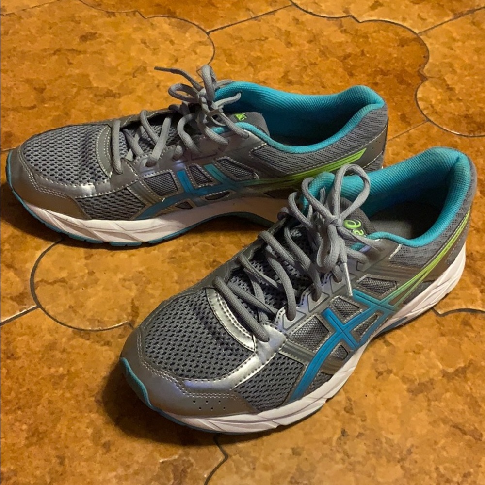 Woman’s Sneaker